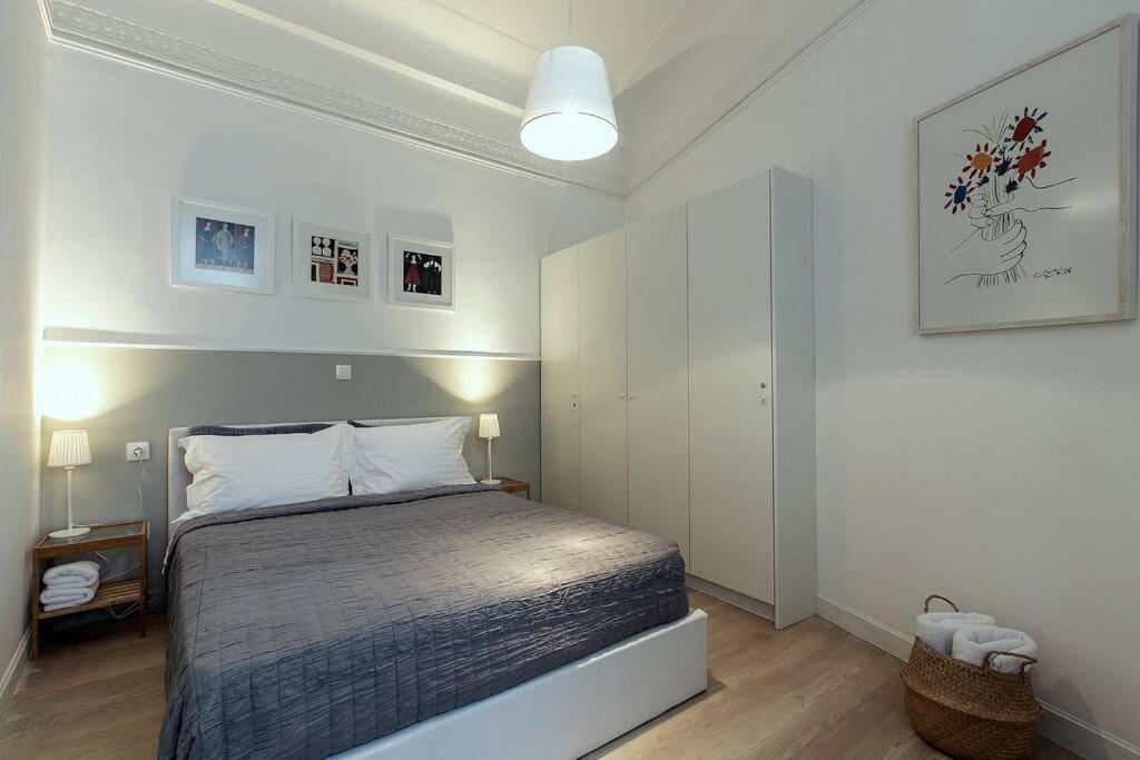 Center Modern Apt In Art Nouveau Building